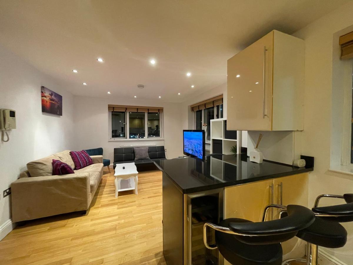 Beautiful & Luxurious Apartment In Richmond Richmond  Exterior photo